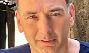 radu naum PNG