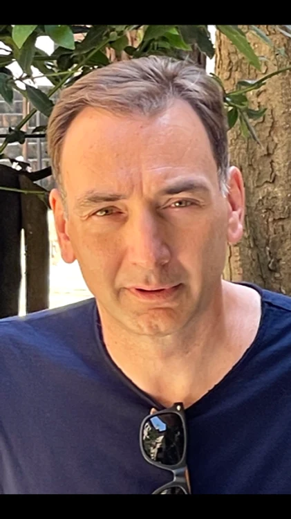 radu naum PNG