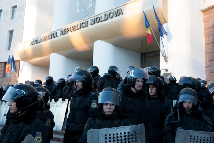 Protest parlament Chisinau la investirea guvernului FOTO Alexandru Tarlev