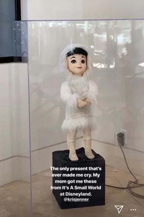 kourtney kardashian papusa jpg