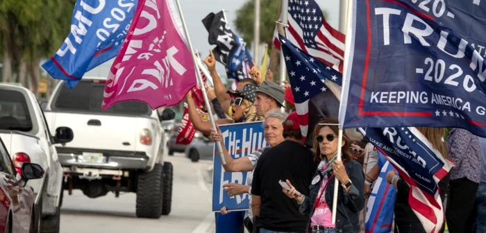 Manifestanti pro si contra Donald Trump pe strazi in SUA FOTO EPA-EFE