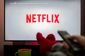 Televizor Netflix filme telecomanda FOTO Shutterstock