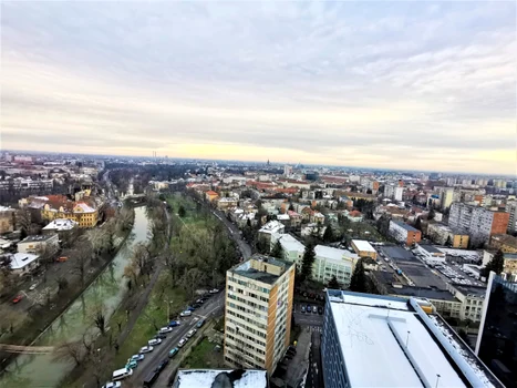 Panorama Timişoarei din locuinţa aflată la etajul 20  FOTO Ş.Both