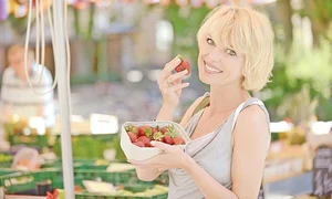 femeie capsune125478 0 jpeg