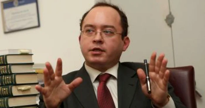 Aurescu: Politica externă nu trebuie să depindă de "turbulenţele politice interne"