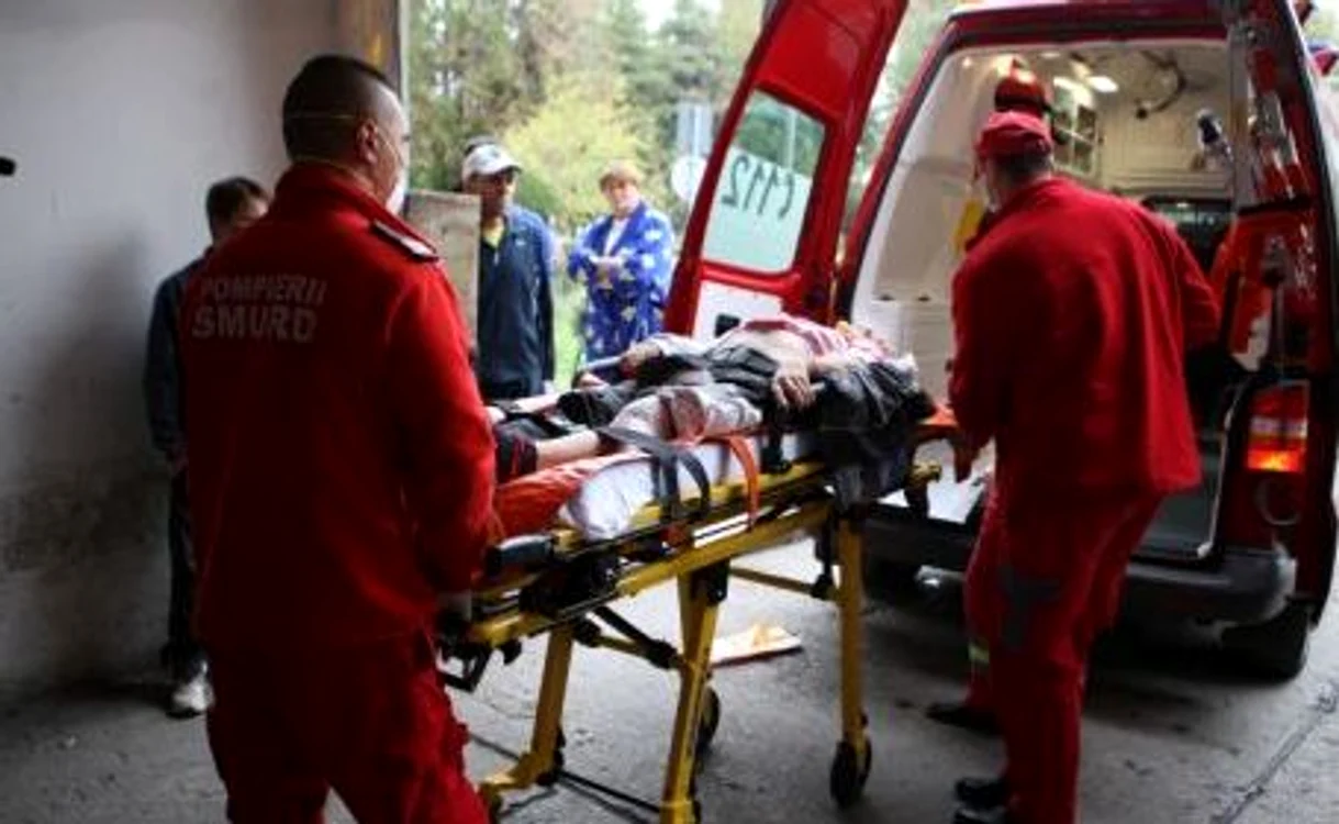
    Bărbatul a fost transportat la spital  