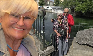 Monica Tatoiu, din nou în vacanță! Cum de nu se plictisește să plece doar cu soțul! Unde va vota femeia de afaceri și cum i-a influențat fiul său decizia!