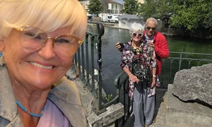 Monica Tatoiu, din nou în vacanță! Cum de nu se plictisește să plece doar cu soțul! Unde va vota femeia de afaceri și cum i-a influențat fiul său decizia!