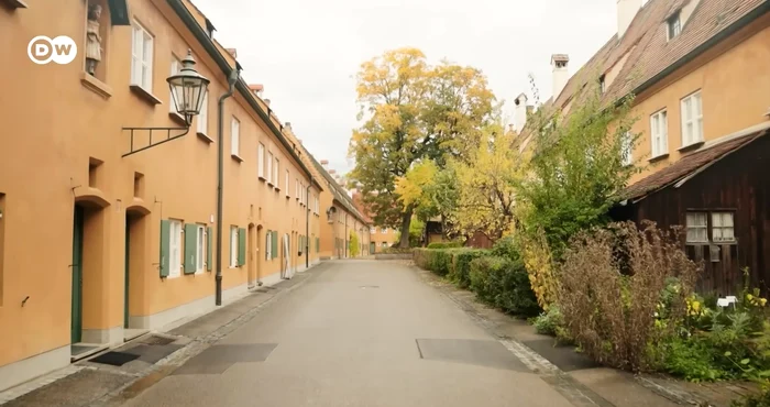 Cartierul Fuggerei, situat în orașul Augsburg, Germania. FOTO: Captură Video / Youtube