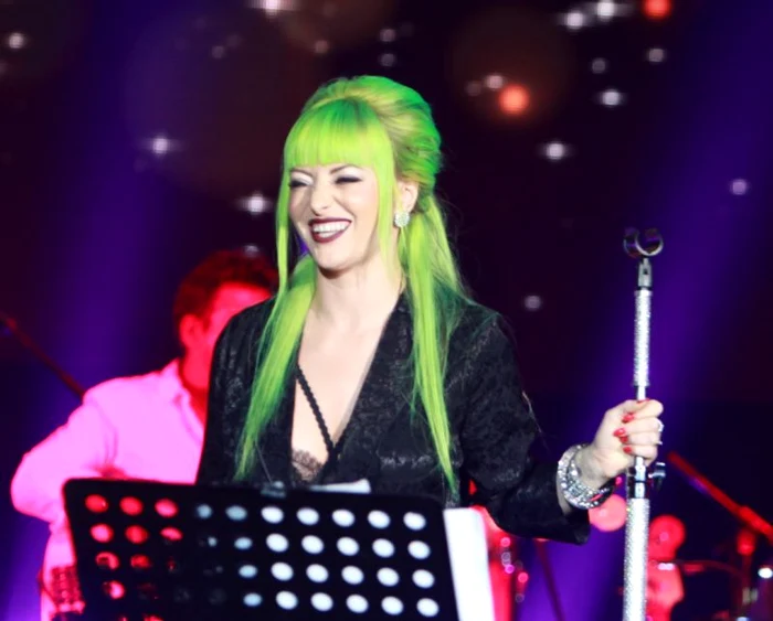 
    Sore, la prima apariţie după anunţul sarcinii a purtat un sutien din dantelăFoto: Sever Gheorghe  