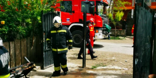 Pompieri în Cuza Vodă incendiu foc explozie butelie carantină Sursa ISU Constanţa