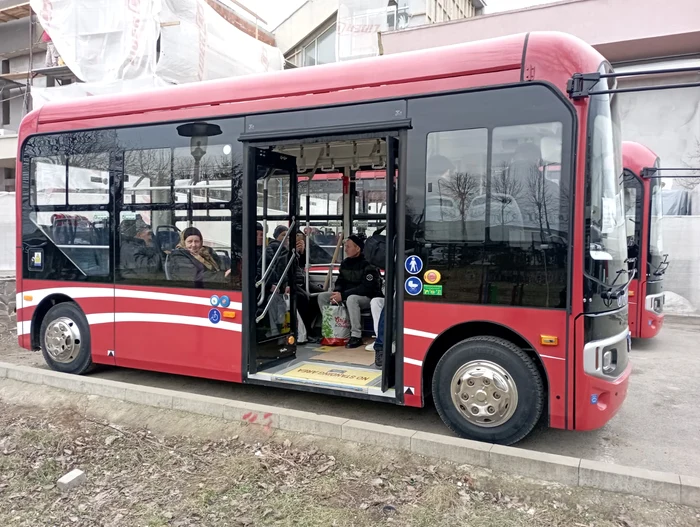Autobuze electrice la Flămânzi FOTO Cosmin Zamfirache