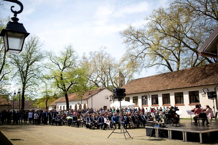 La deschidere a avut loc un concert al Cvartetului Arădean FOTO: Facebook/ Falimia Regală  