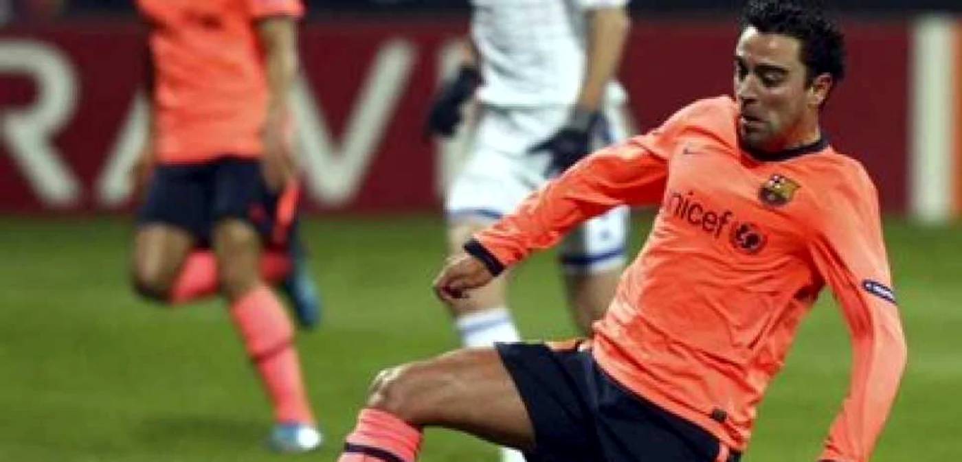 Xavi evoluează pentru prima echipă a Barcelonei din 1998