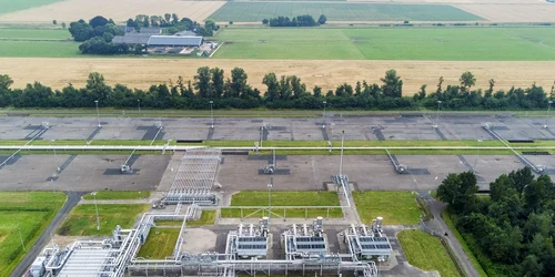 Sit de extracție și tratare a gazelor naturale al Dutch Petroleum Company FOTO Profimedia