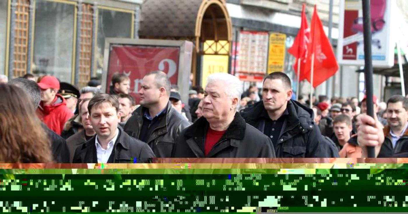 Vladimir Voronin a condus marşul de protest