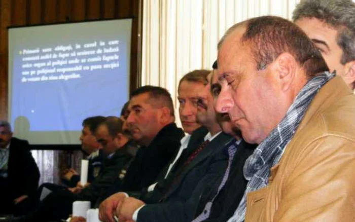 Şedinţă la Prefectura Mehedinţi FOTO Corina Macavei