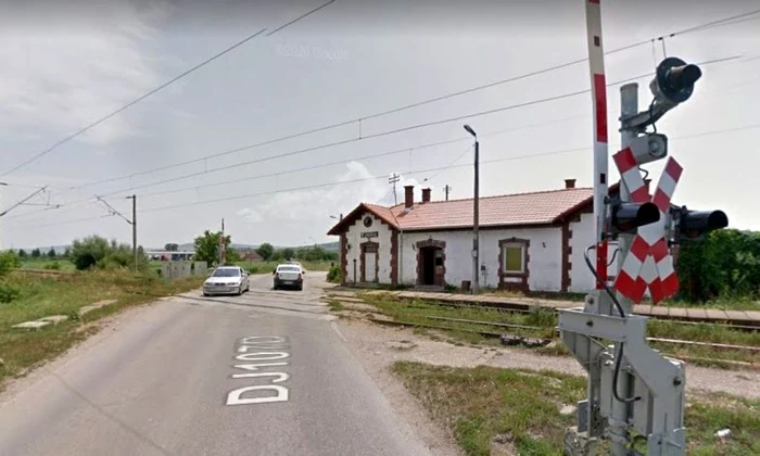 Trecere de nivel cu calea ferată. Foto: captură Google Maps