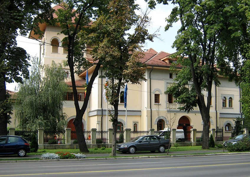 Reacția Eximbank, după ce Bolojan a cerut demiterea directorului 