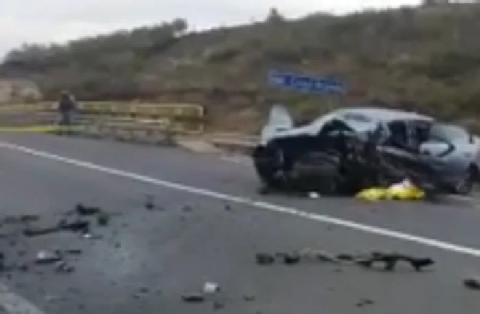 Traficul a fost blocat mai multe ore a intrarea în Huedin, după accidentul de duminică. FOTO: captură video