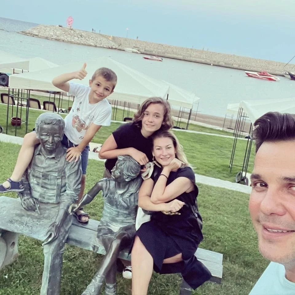 Cove se distrează și în familie