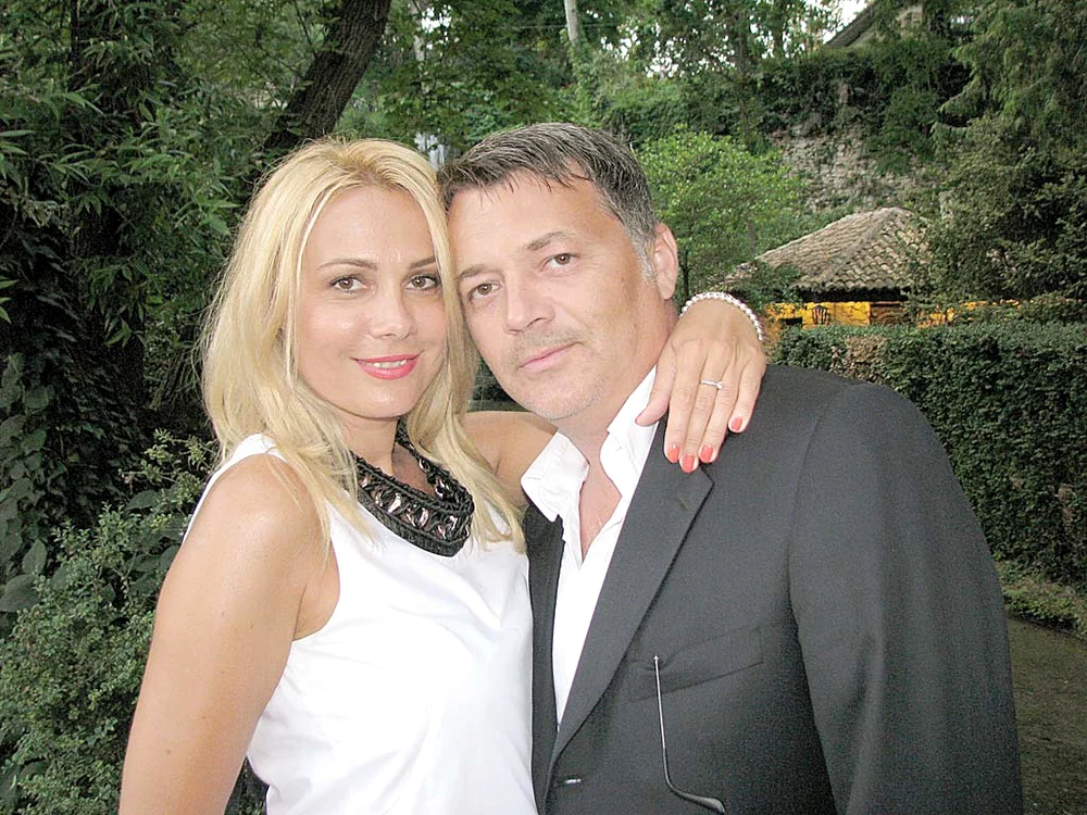 
    Dana Săvuică şi  Răzvan Stanciu sunt căsătoriţi de 20 de aniFoto: Click!  