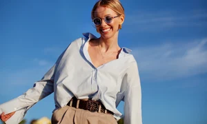 click ro  Cum să porți cămășile de damă cu nod în talie pentru un look de vacanță jpg