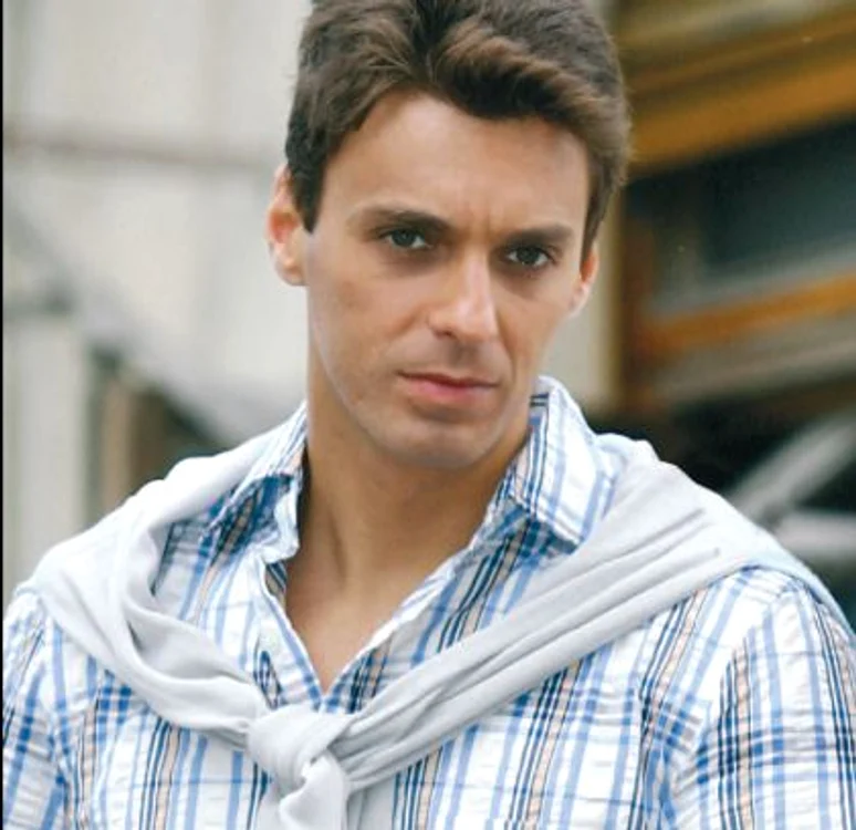 
    Mircea Badea  