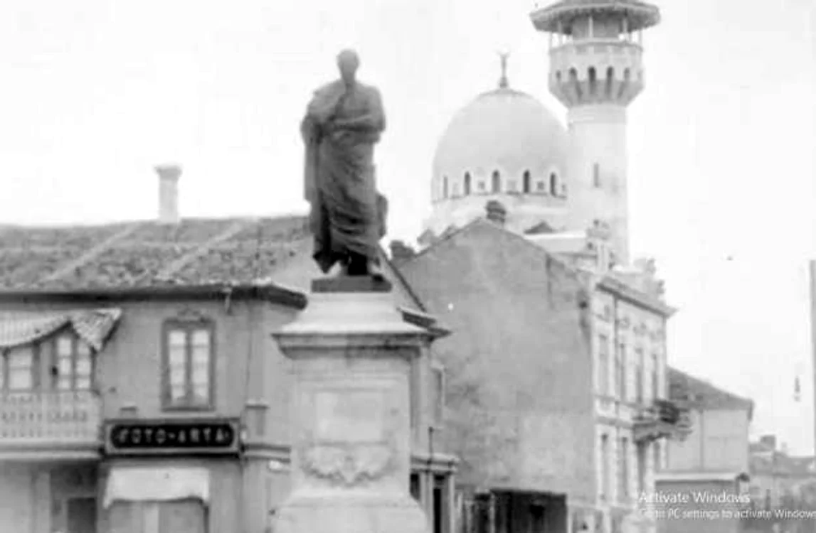 Imagine de arhivă din Piaţa Ovidiu - Constanţa
