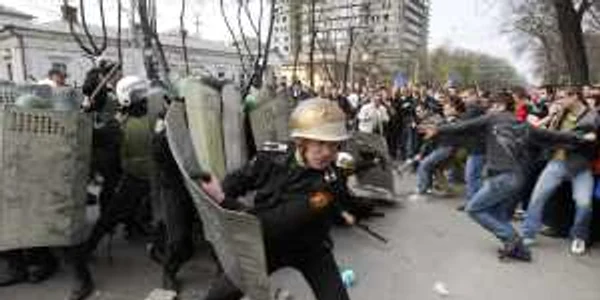 Imagini de la protestele din Chişinău din 7 aprilie 2009