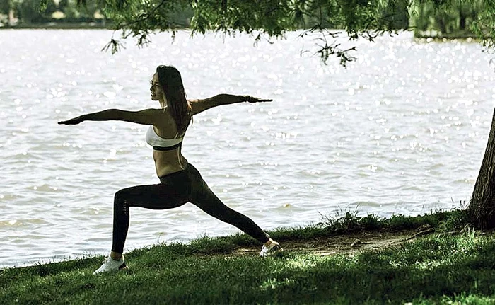 
    Andreea Raicu se liniștește prin meditație  
