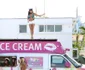 cea mai sexy masina de inghetata FOTO Photoland Caters News