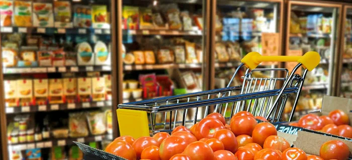 Mânerul căruciorului sau al coșului pentru cumpărături poate fi infestat cu coronavirus