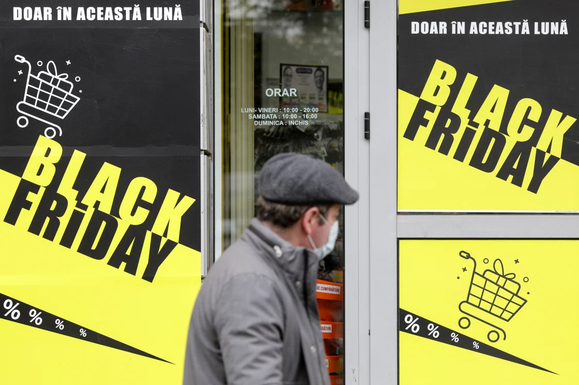 
    Mulți comercianți au început de circa două săptămâni reducerile de Black FridayFoto: Inquam Photos  