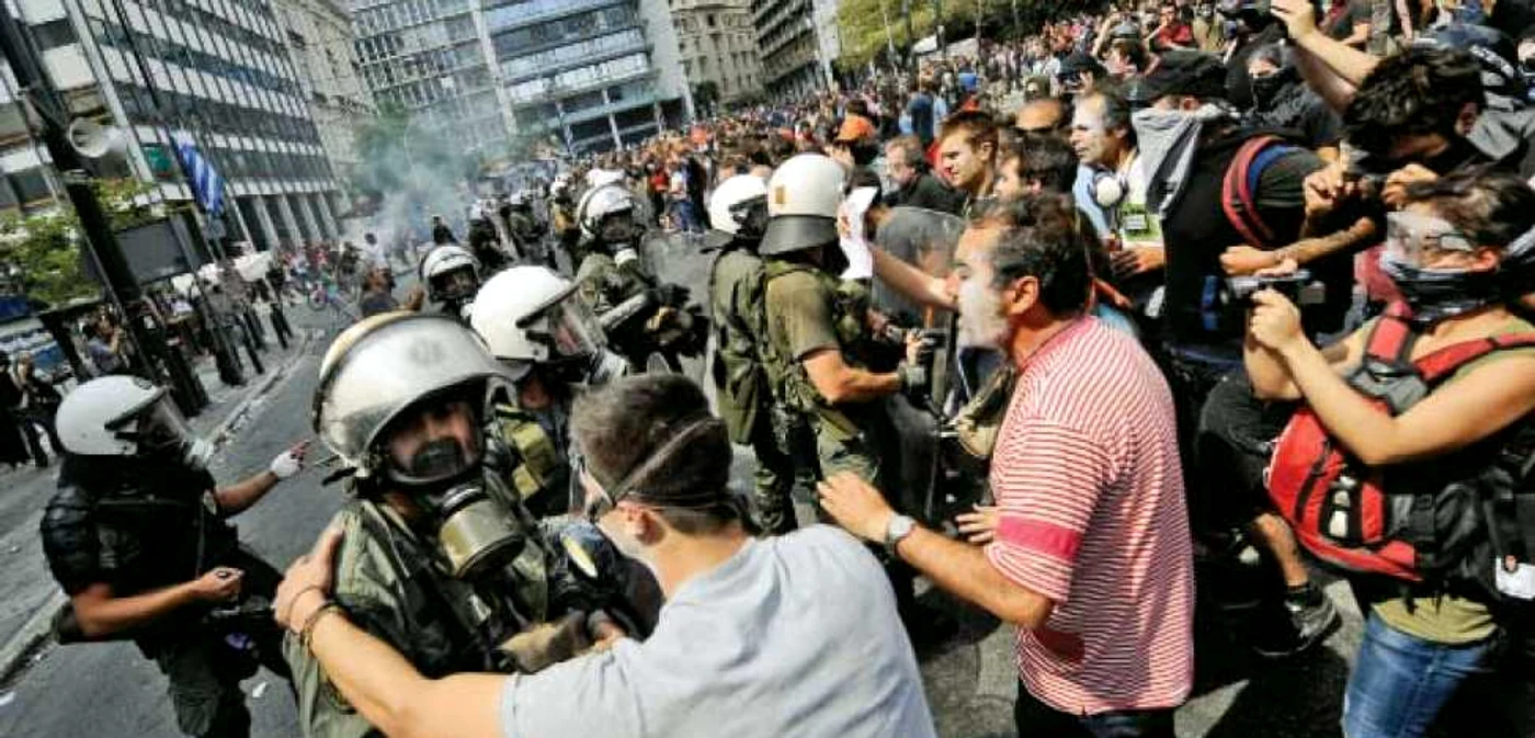 Grecii sunt nemulțumiți de reformele dure de austeritate 