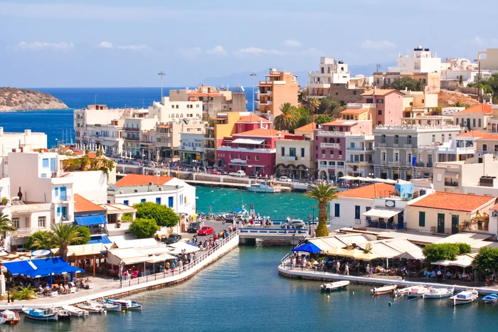Panoramă aeriană cu Agios Nikolaos din Creta Foto Shutterstock
