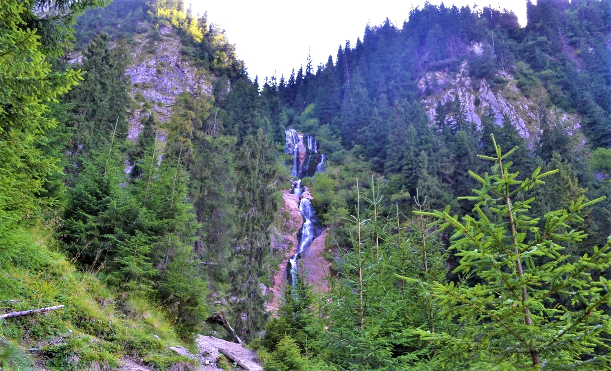 Cascada cailor, Maramureș FOTO sacalatorim.ro