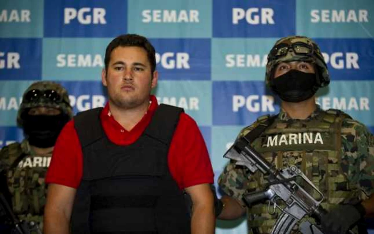 Jesus Guzman, fiul lui „El Chapo“, prezentat de poliţia mexicană, în 2012, în urma unei operaţiuni la Zapopan FOTO Getty Images