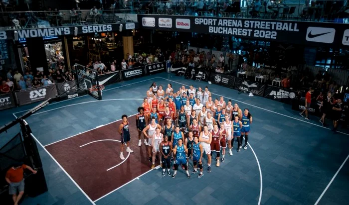 Jucătoarele au fost la mall, dar nu pentru cumpărături, ci pentru a juca baschet