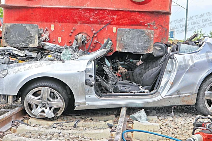 Legiştii au încercat să-i reconstruiască faţa (Fotografii: Cezar Preda, Roberto Sălceanu)