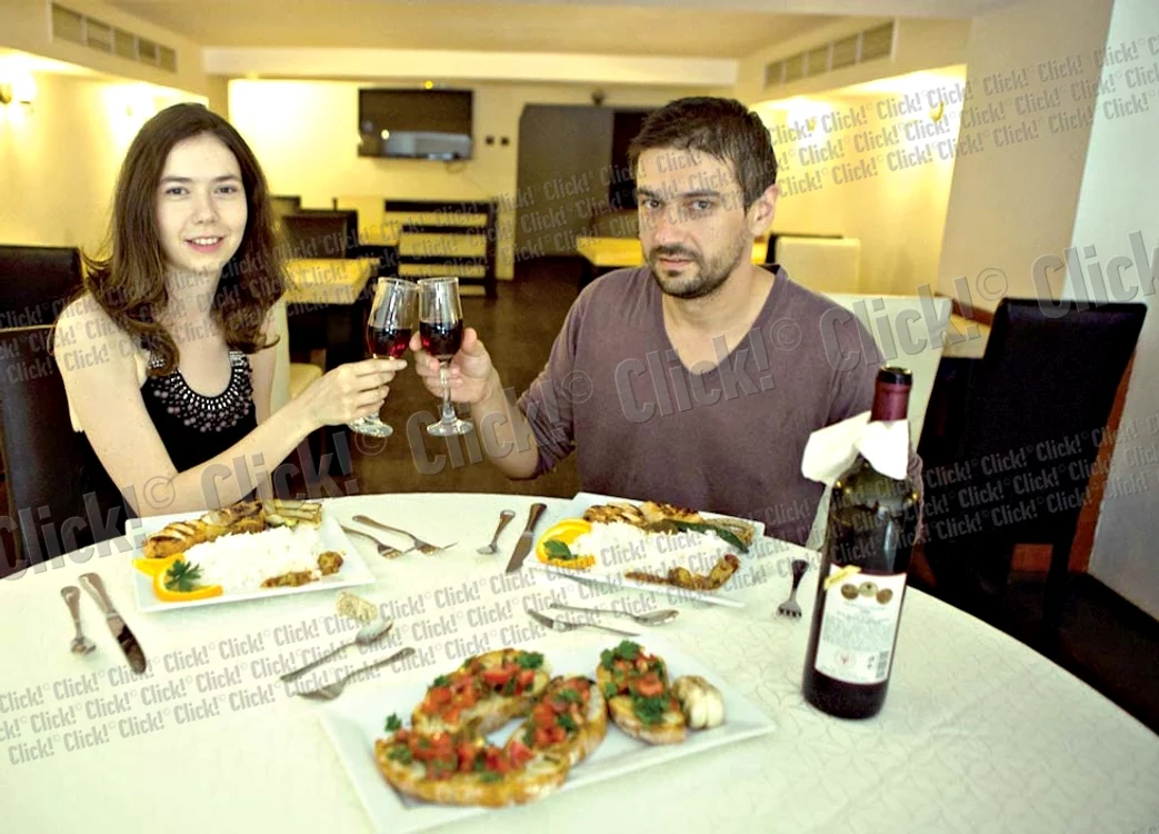 
    Alina şi Bogdan au  investit până acum  în jur de 15.000 de euro  