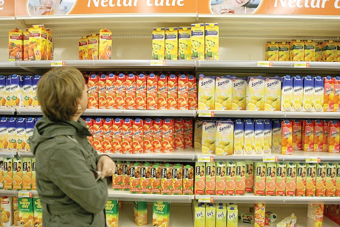 TVA la alimente scade de la 24% la 9%, la 1 iunie. Ieftinirea mâncării e cea mai salutată măsură a GuvernuluiFoto: Roberto Sălceanu