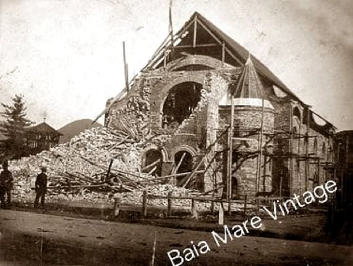 Turnul și un perete al bisericii s-a prăbușit FOTO Baia Mare Vintage - Mihai Grigorescu