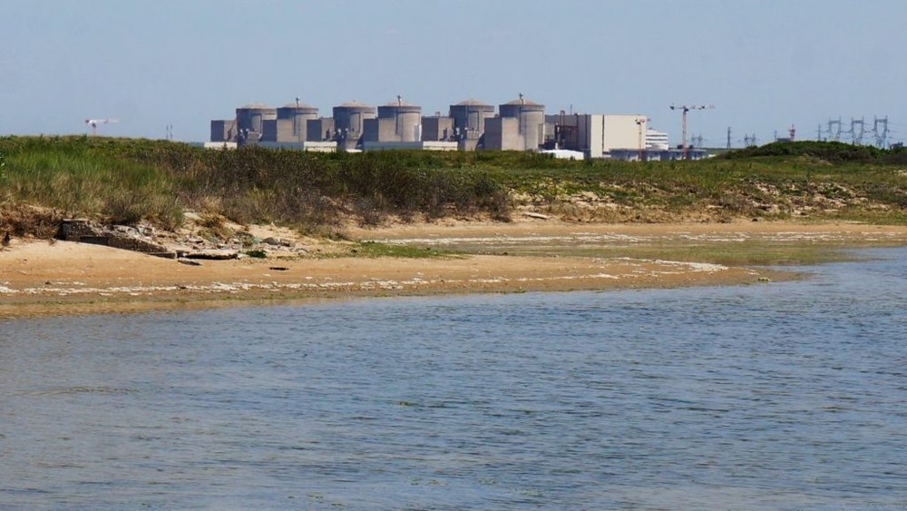 Una dintre cele mai mari centrale nucleare din Franța a fost pusă în pericol de o invazie de meduze. Reactoarele s-au oprit de urgență