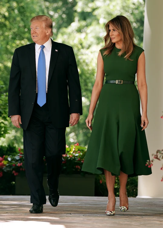 
    Melania si Trump  