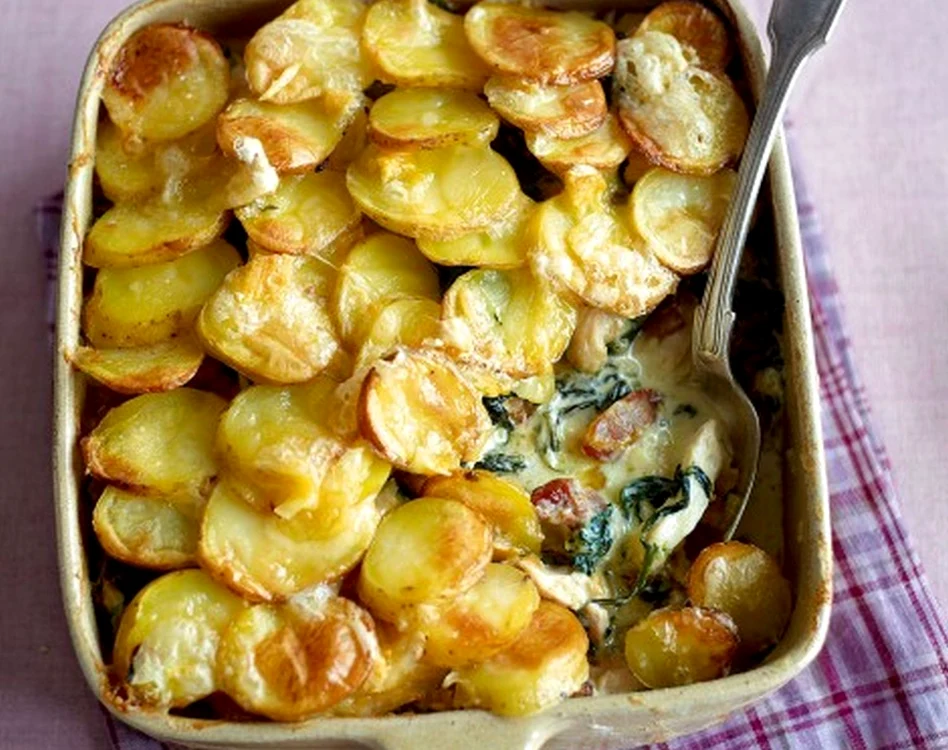 Cartofi frantuzesti gratinati Tartiflette jpeg