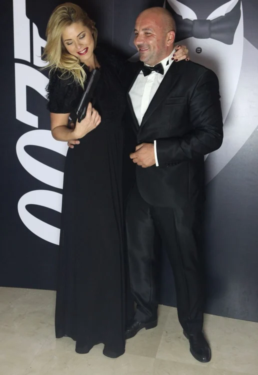 Roxana Nemeş s-a afişat cu noul ei iubit