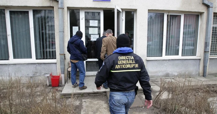 Ofiţerii DNA au venit la Galaţi pentru a face flagrantul.