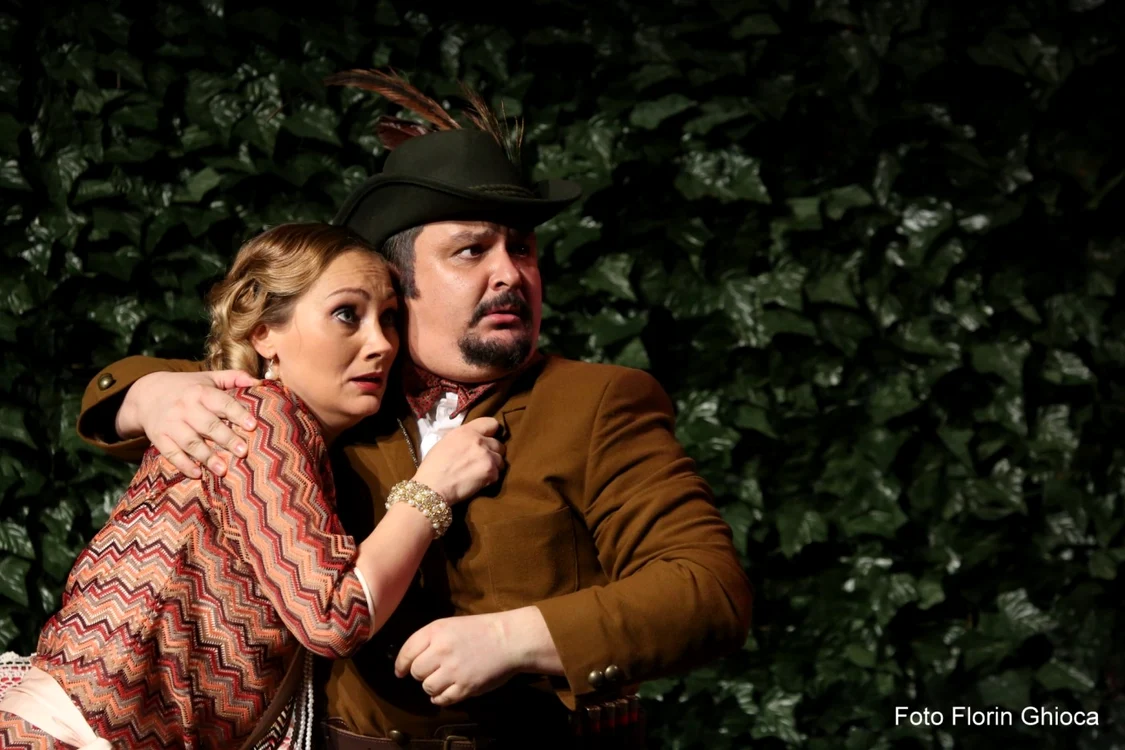 Costina Ciuciulică şi Marius Rizea, în "Allegro, ma non troppo", de Ion Minulescu  Fotografii: Florin Ghioca