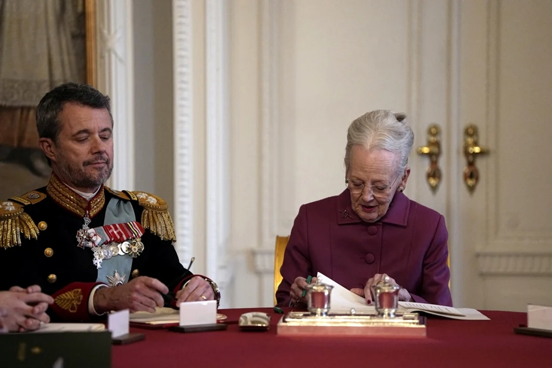 Regina a abdicat în luna ianuarie